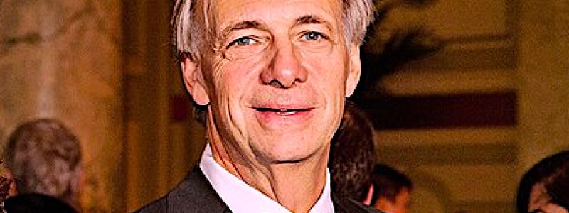 – Geopolitisk maktförskjutning till förmån för stormakterna gör Europa ännu mer sårbart, säger den amerikanske investeraren Ray Dalio. Foto: Wikipedia Common. Kredit: Locksteel888