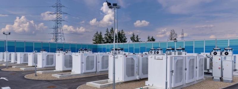 Energilagringsanläggning i Litauen. Landet siktar på att nå 1,5 gigawatt lagringskapacitet till 2028. Foto: Energy Cells