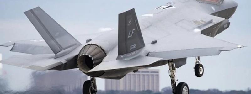 Patria och Lockheed Martin har befäst sitt samarbete genom att underteckna ett samförståndsavtal (MoA) som syftar till att upprätta en produktionslinje för landningsställsdörrar till F-35 i Finland. Foto: Patria