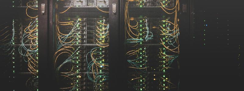 Geopolitiska spänningar, cyberhot och störda leveranskedjor ökar kraven på organisationer att stärka sin digitala motståndskraft och minska externa beroenden. Foto: Taylor Vick