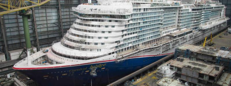 Kryssningsfartyget Carnival Jubilee under byggnation vid Meyer Werfts varv i tyska Papenburg. Foto: Meyer Werft