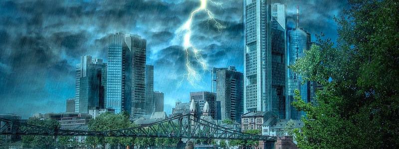 Det blixtrar i finansmetropolen Frankfurt. Bild: Creative Commons Lic. Pixabay, kredit: Tabor