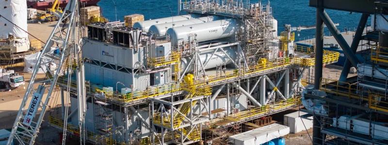 Det krisdrabbade franska elektrolysörföretaget Elogen har levererat sin första PEM-elektrolysör på 2,5 megawatt till ett innovativt projekt i Nederländerna – men det kan också bli företagets sista, då dess framtid just nu är osäker. Baseload Power Hub, som innehåller Elogens elektrolysör, vid kaj i Eemshaven. Foto: Elogen