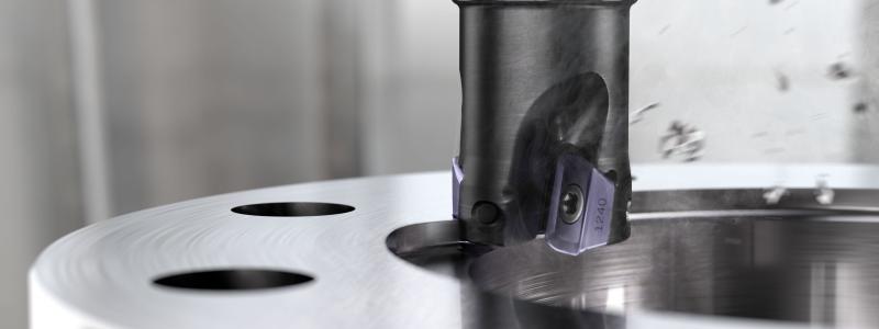 GC1240 har tagits fram med tillförlitlighet i fokus och klarar krävande bearbetningsmiljöer där flagning och urflisning ofta begränsar verktygslivslängden, enligt Atlas Copco. Foto: Atlas Copco