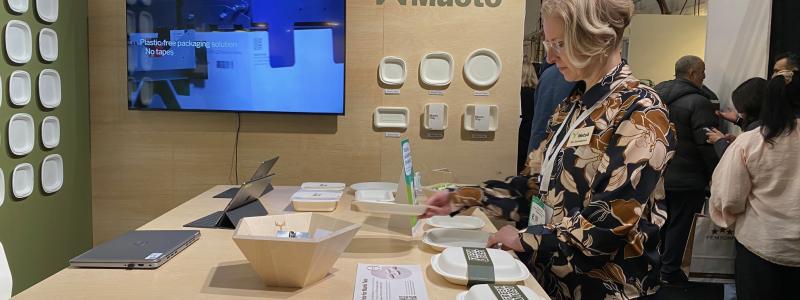 Metsä Group visade i fjol upp produkter av formpressad fiber av fabrikatet Muoto på en fackmässa i Stockholm. Foto: Simon Matthis