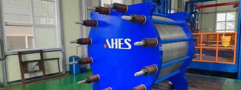 En elektrolysanläggning med AHES-varumärke. Den indiska förnybarhetskoncernen KP Group har tecknat ett tidigt avtal med vätgasteknikbolagen GH2 Solar och Advanced Hydrogen Energy Solutions (AHES) för att utveckla en anläggning för grön ammoniak med en kapacitet på 100 000 ton per år. Foto: GH2 Solar