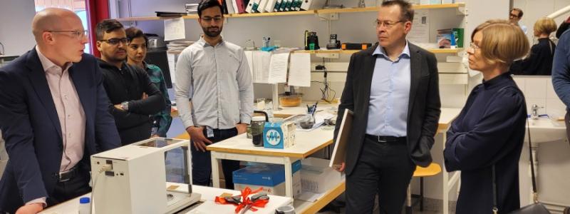Mikroskopet är en gåva från Boliden. Foto: LTU