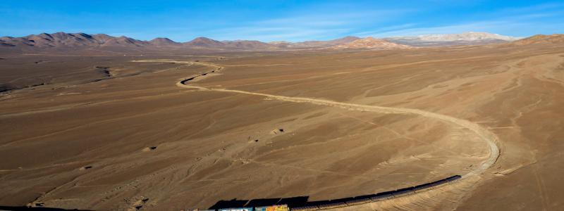Malmtåg från Escondida till hamnen i Antofagasta. Foto: Kabelleger/David Gubler/Wikimedia Commons