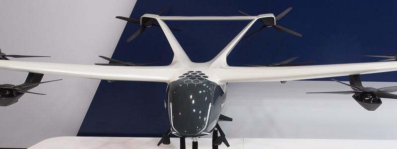 Ett så kallat EVTOL-plan, ett elektriskt flygplan designat för vertikal start och landning. Foto: Leo067/Wikimedia Commons