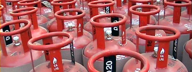 Lagring av gasflaskor med flytande gas i Indien. Foto: Wikipedia Common Lic. Kredit: Krish Dulal