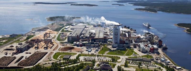 Fabriken i Husum där investeringen i en ny torkmaskin pausas. Foto: Per Ågren Media-Bild/Metsä Group