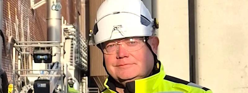 – Arbetet fortskrider enligt plan här i Simpele, säger projektchef Timo Rantatalo. Just nu pågår aktiviteter inom samtliga delar av projektet. Foto: Metsä Board