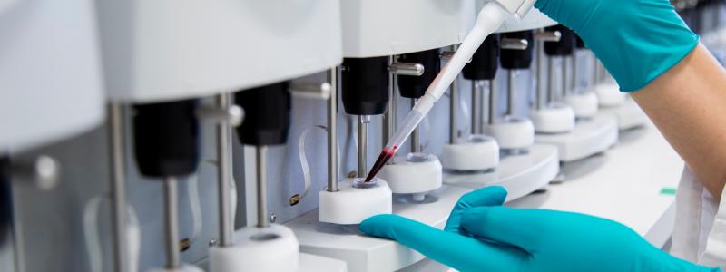- Hur många av de varslade jobben som faktiskt försvinner i Danmark återstår att se, säger Novo Nordisk. 
Förhandlingar mellan fack och företag pågår, och de närmaste månaderna kommer att avgöra i vilken omfattning den danska arbetsmarknaden påverkas av ett beslut som redan nu beskrivs som en historisk vändpunkt för Novo Nordisk.