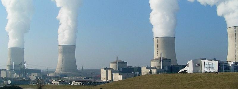 Kärnkraftsverket Cattenom direkt vid tyska gränsen är ett av de franska kärnkraftverk som levererar el till tyska elnätet. Foto: Wikipedia Common, kredit: Stefan Kühn