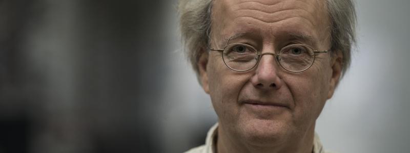 Chalmersprofessorn Anders Lyngfelt har byggt upp en forskargrupp som under lång tid studerat så kallad kemcyklisk förbränning, som genom att bränslet och förbränningsluften inte blandas gör det möjligt att fånga in koldioxid utan att behöva använda sig av dyr och energikrävande gasseparation. Foto: Johan Bodell