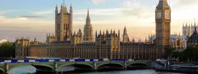 Palatset Westminster i London, mötesplatsen för Storbritanniens parlament. Foto: Wikipedia Common, kredit: Mike Gimelfarb -