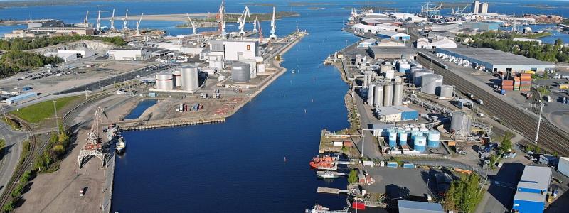 Hamnen i Raumo i västra Finland norr om Åbo. Foto: Creative Commons Lic. Kredit: Kallerna