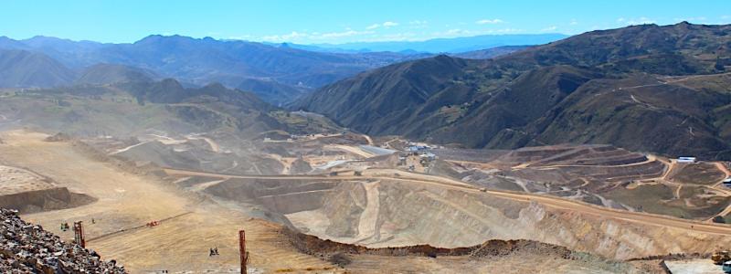 Rio Altos La Arena-gruva som ligger nära Huamachuco, La Libertad, Peru. Bilden är tagen från toppen av gruvans Calarco-grop. Foto: Wikipedia Common, kredit: Ian Bezek