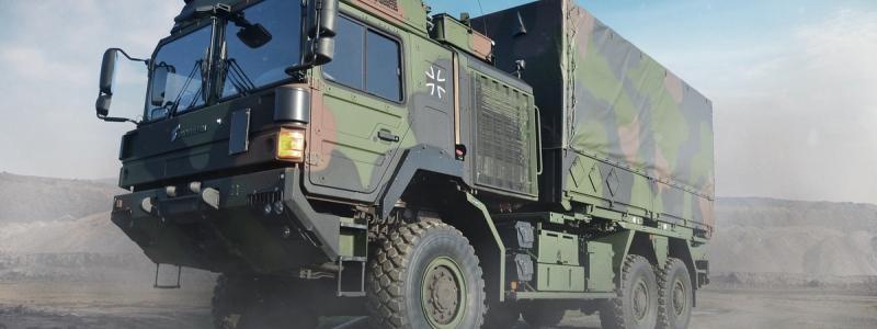 De tyska fordonen ska levereras i viktklasserna 3,5, 5 och 15 ton. De första av denna typ av UTF 5t- och 15t-fordon mottog Bundeswehr 2018, då de ersatte mycket äldre utrustning. Under de senaste sex åren, innan det senaste avtalet, har totalt 3 271 av dessa fordon levererats. Foto: Presseportal, RMMV GmbHFotograf kredit: Carl Schulze