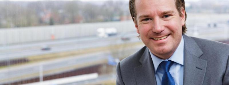 Willem Van Der Leegte, VD för VDL, uttrycker sin tillfredsställelse med affären:- Vi är glada över att nu kunna meddela att vi tar över bussproduktionen på Van Hool. Detta ger oss inte bara ett mervärde i vår produktion utan stärker även vår position på den internationella marknaden, särskilt genom vårt fortsatta samarbete med ABC Company i USA. Foto: VDL