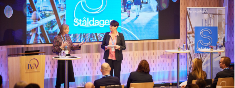Ståldagen arrangerades i år på Kungl. Ingenjörsvetenskapsakademiens konferenscenter (IVA) i Stockholm. På bilden: Jernkontorets vd Annika Roos och moderator Karin Klingenstierna. Foto: Pia Nordlander