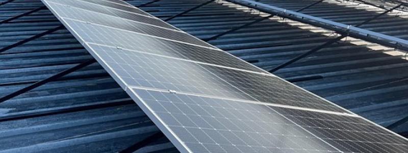 År 2010 bedömde IEA att världen skulle nå 410 gigawatt installerad solkraft till 2035. Redan nu finns mer än fyra gånger så mycket, varav omkring hälften i Kina.    Foto: Creative Commons Lic. Kredit: Superadsmaker