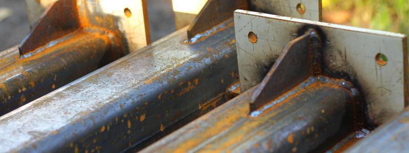 Fossilfritt eller lågkoldioxidstål produceras med tekniker som minskar eller eliminerar användningen av kol i produktionsprocessen. Symbolbild: Foto: Creative Commons Lizenz: Kredit: rdconstruction178