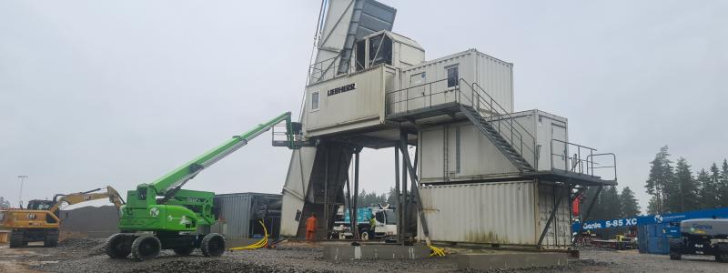 Den nya fabriken kommer att byggas upp igen i Engholm mellan Gemla och Avesta, nära en bergtäkt. Foto: Swerock