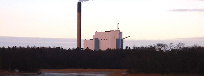 Under de kommande vintermånaderna kommer Meri-Pori kraftverk i Tahkoluoto att fungera kommersiellt och stödja elförsörjningen på nordiska elmarknader. Foto: Wikipedia Common, kredit: Kallena