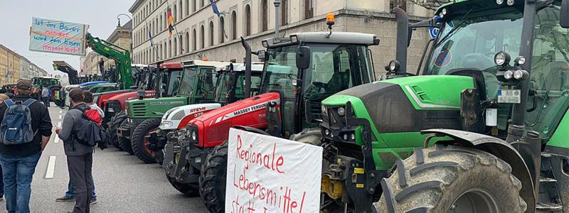 Tyska jordbrukarna demonstrerade nyligen i 17 tyska städer. FOTO: Bayerischer Bauernverband/Tyska Jordbrukarnas intresseorganisation
