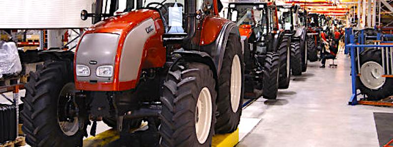 Valtra Oy Ab är en tillverkare av traktorer och jordbruksmaskiner verksam i Finland och tillhör det amerikanska företaget AGCO. Foto: Valtra