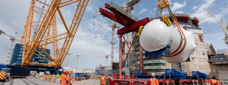 Den cirka 500 ton tunga komponenten är en av de mest centrala delarna i kärnkraftverket och kommer att inrymma reaktorhärden samt de system som krävs för kylning och styrning av reaktorn. Foto: EDF
