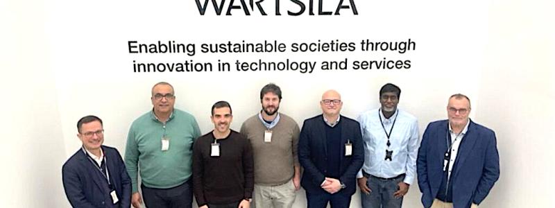 Avtalsundertecknarna från vänster till höger: Hakan Yildiz, Omar Naimi, Remi Gitsch, Pierre-Francois Simon, Cedric Fernandez, Sameer Poredi and Kaj Nordman. Foto kredit: APS