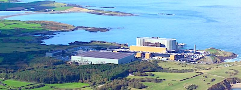 Tom Greatrex, VD för Nuclear Industry Association, betonar att Wylfa är en idealisk plats för stora kärnkraftsprojekt och att samhället väl känner till kärnkraft. Han poängterar också vikten av snabb framåtrörelse i projektet, som skulle innebära den största enskilda investeringen i Wales historia och en viktig del i strävan mot energisäkerhet och klimatmål. Bild: ONR