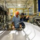 AI-baserade system används allt mer för att styra industriell produktion och energianvändning vid pappersbruk. Bilden visar Sappis pappersbruk i Maastricht. Foto: Sappi