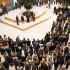 På scen från vänster: Carl-Johan Bergholm, chef för Saabs affärsområde Surveillance, Micael Johansson, vd Saab, Martin Eliasson, ordförande i byggnadsnämnden Solna stad, Johan Zachrisson, affärsutvecklingschef på Fabege. Foto: Fabege