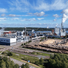 Enligt företaget kommer investeringen att ”lyfta  containerboardprodukten Billerud Flute till ny nivå” då den möjliggör förbättrad ”styrka, jämnhet och hållbarhet”. Pappersbruket i Gruvön. Foto: Billerud