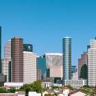 Houstons centrum och skyline. Foto: Wikipedia Common Lic, kredit:
https://www.pexels.com/photo/buildings-city-houston-skyline-1870617/