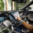 Seal modellens instrumentbräda. Om vägtesterna fortsätter enligt plan med BYD:s SEAL-modell, kommer den att bli den första elbilen med fastfasbatteri som når marknaden i serieproduktion. Foto: BYD.