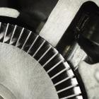 Med förvärvet stärker AxFlow sin position på marknaden för vakuumteknik i Norden. Närbild av turbinpumpimpeller. Foto: MTHPumps/WIkimedia Commons