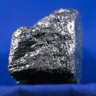 Grafit. Grafit motsvarar ca 40% av det aktiva materialet i litiumjonbatterier. Foto: Wikimedia Commons