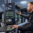MilDef mjukvara OneCIS möjliggör snabb utrullning av taktiska IT-tjänster, till exempelvis mobila ledningssystem, taktiska enheter och snabbinsatsstyrkor. Foto: Jann Lipca/MilDef