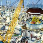 Bygget av Hinkley Point C sysselsätter i dagsläget tusentals personer. När arbetet är som mest intensivt beräknas omkring 5 600 människor vara verksamma på platsen, och cirka 900 anställda väntas arbeta vid anläggningen under dess livstid. Foto: EDF