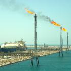 Ras Laffans LNG terminal i Qatar. Landet står normalt för cirka 20 procent av världens LNG-export. Ras Laffan är världens största LNG-terminal. Hormuzsundet hanterar omkring 20 procent av den globala oljehandeln per dag.Foto: Wikipedia Commons Lic. Kredit: Matthew Smith @ Flickr