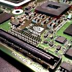 Nvidia halvleare: Analysen bygger i hög grad på ett makroresonemang: att investeringstakten i AI-infrastruktur och datacenter riskerar att toppa, vilket i sin tur kan leda till fallande värderingsmultiplar för leverantörer av AI-hårdvara – i första hand AI-halvledare. Foto: Creative Commons lic, kredit: JacekAbramowicz