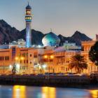 Oman. Bakgrunden till Omans försiktiga omsvängning är tydlig: USA har under 2023 och 2024 hotat med sekundära sanktioner mot företag, banker och individer som på något sätt hjälper Ryssland att kringgå de restriktioner som införts efter invasionen av Ukraina. Foto: Wikipedia Commons Lic.