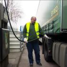 Tillfällig skattesänkning ska dämpa prischock vid tyska bensinstationer. Foto: Screenshot/ WDR