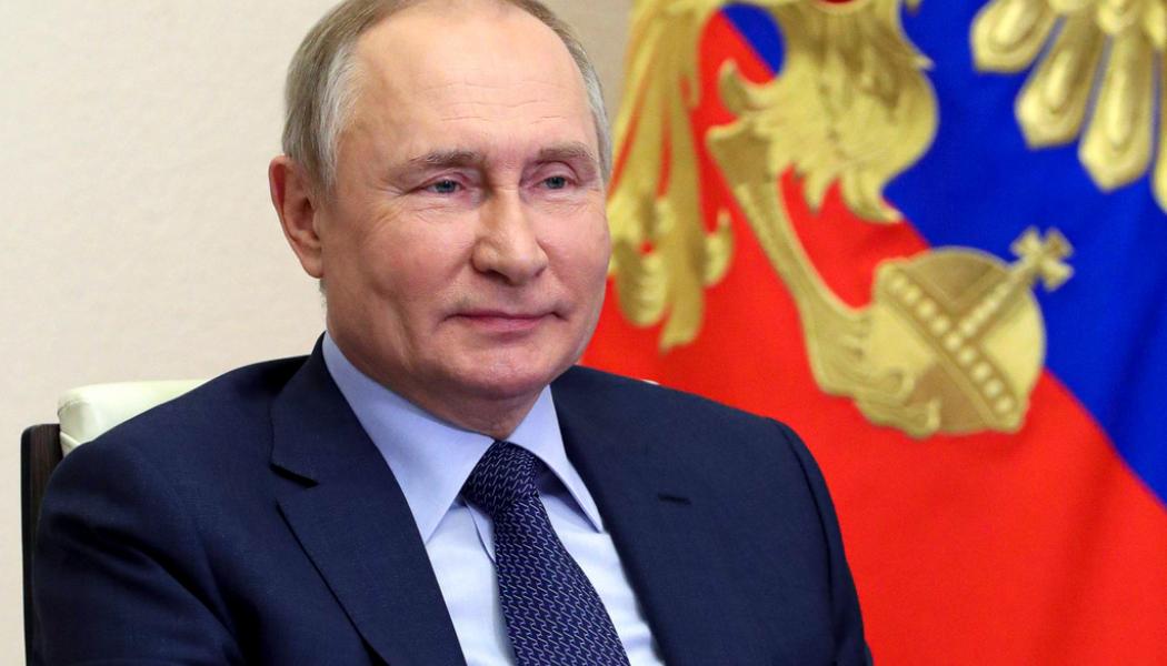 Mikhail Klimentyev/AP/TT: Rysslands president Vladimir Putin kräver rubelbetalningar för rysk naturgas från och med 1 april. Arkivbild