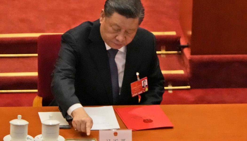 Sam McNeil AP/TT: Det blåser hård ekonomisk motvind för Kina inför det att president Xi Jinping väntas nomineras till en tredje mandatperiod som landets president i höst. Arkivbild