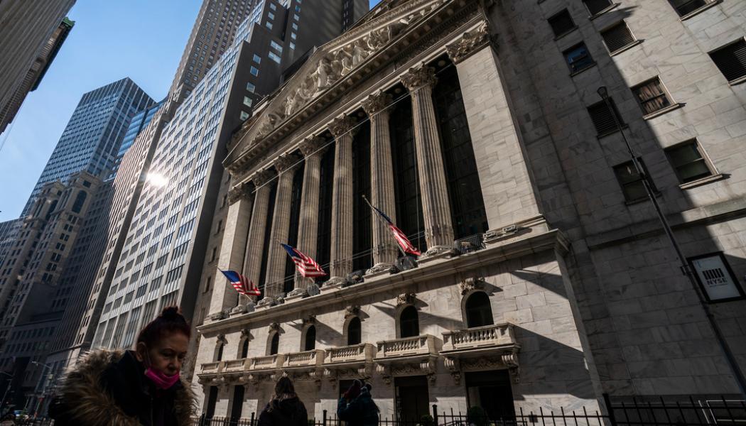 John Minchillo/AP/TT: Plussiffror på Wall Street. Arkivbild.